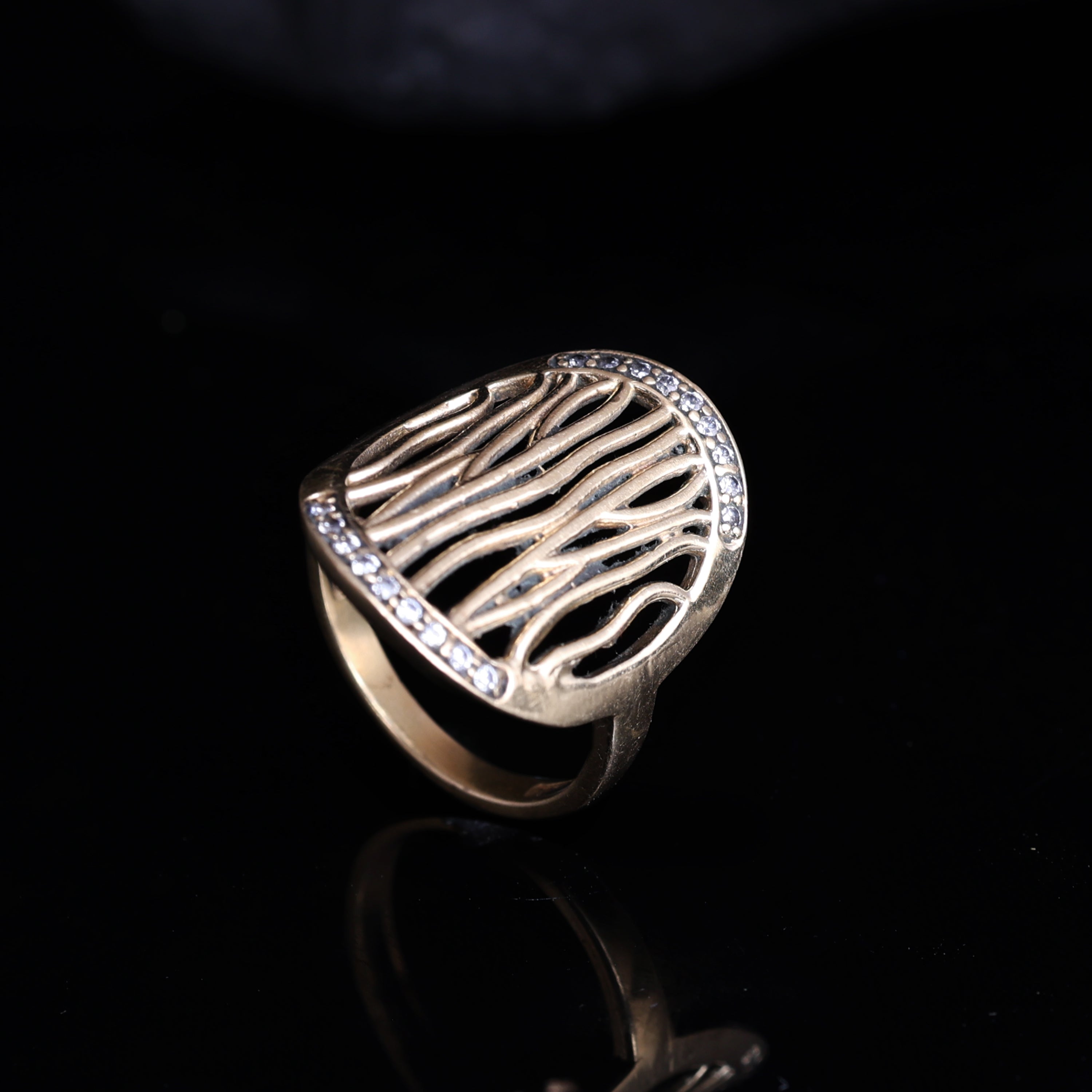 Handcrafted Brass Stone Studded Oval Ring – Elegant Statement Jewelry
